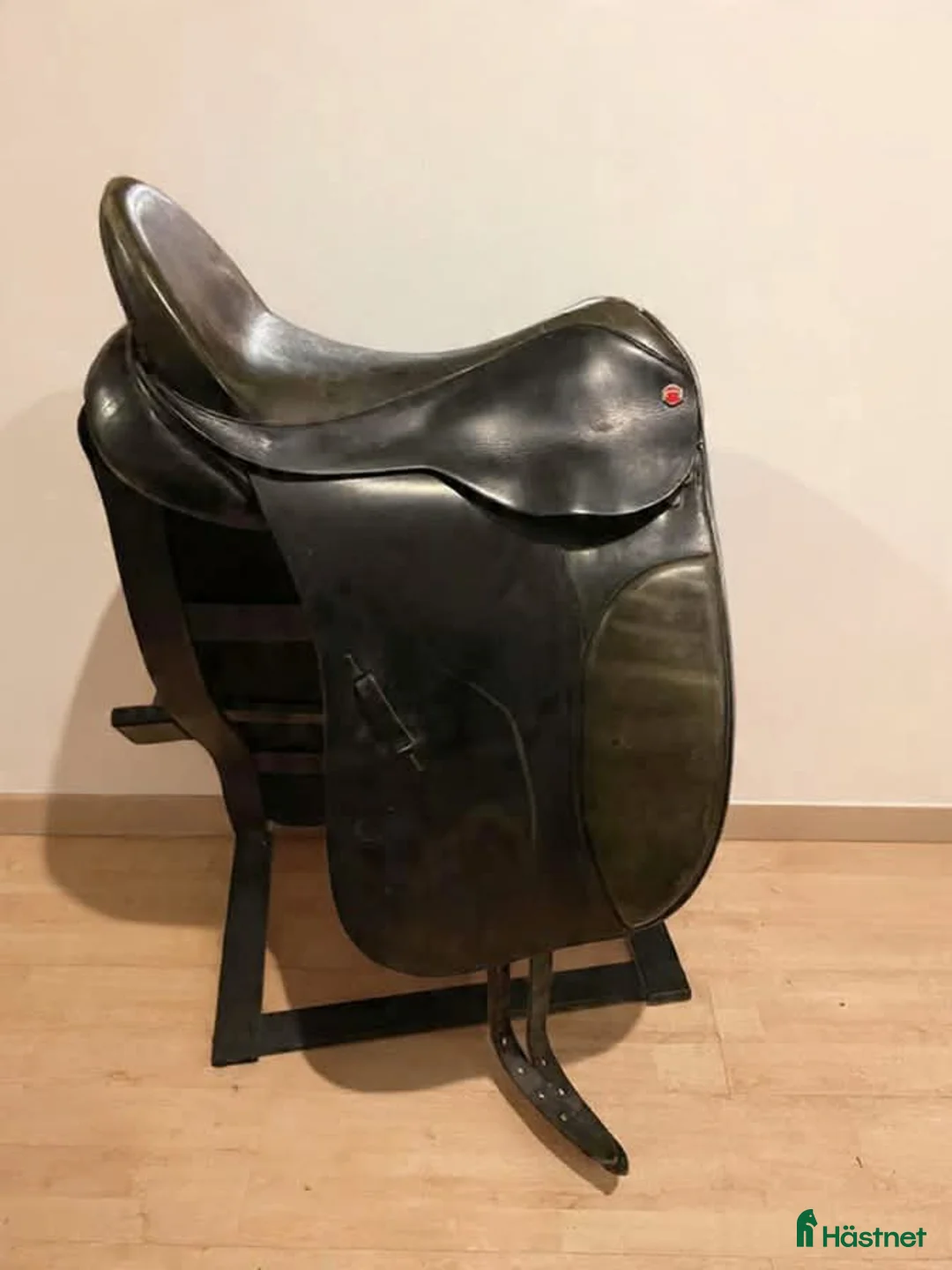 Sadlar hästutrustning till salu: Albion 17,5” SL dressyrsadel  - Annons 1