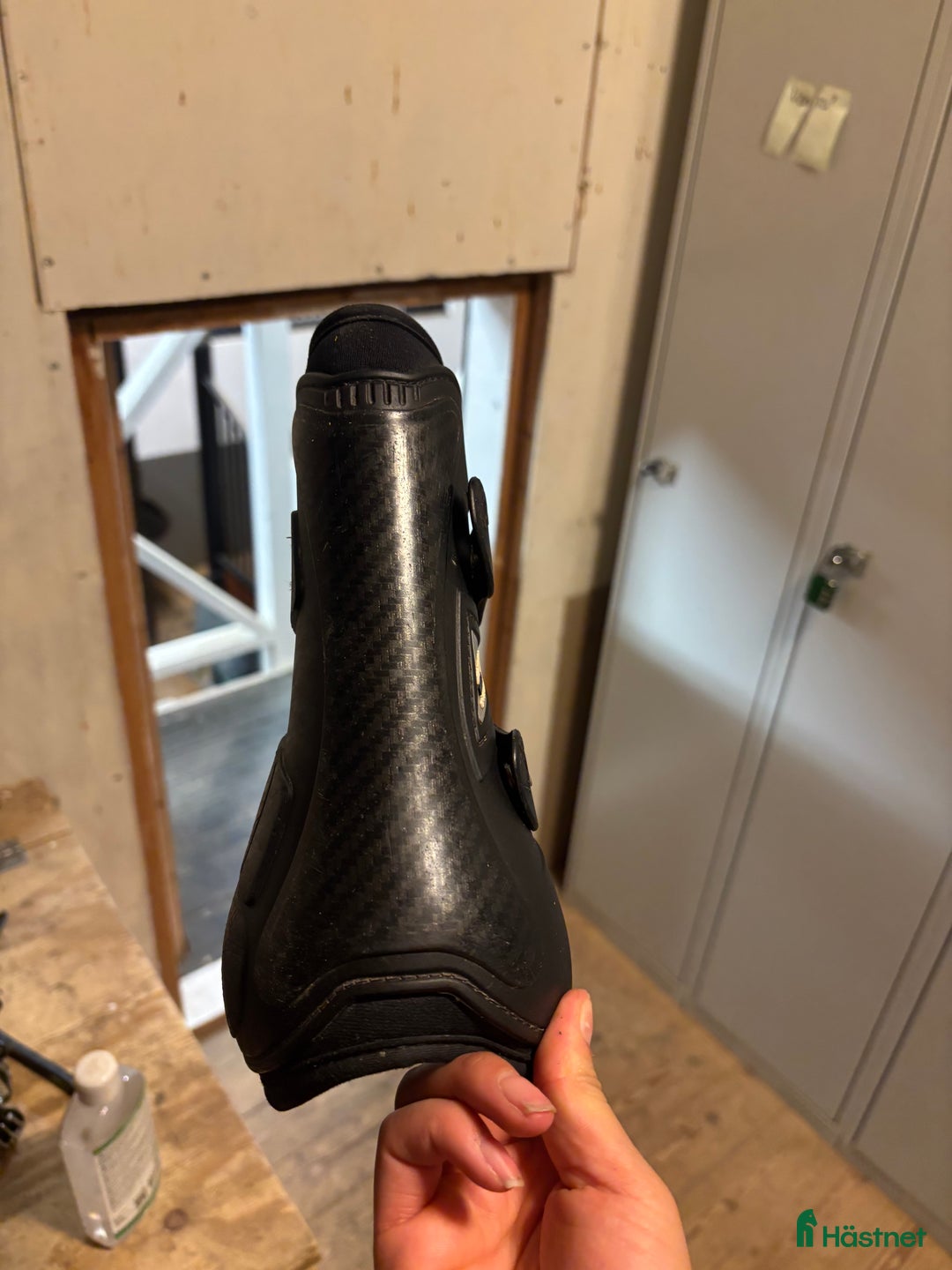 Benskydd hästutrustning till salu: Svara veredus skydd  i Saltsjö-Boo - Annons 3