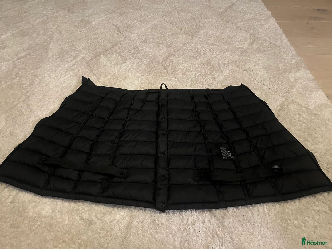 Säkerhetsvästar ryttarutrustning till salu: Säkerhetsväst, lång vinter kappa, ridkjol - Annons 9