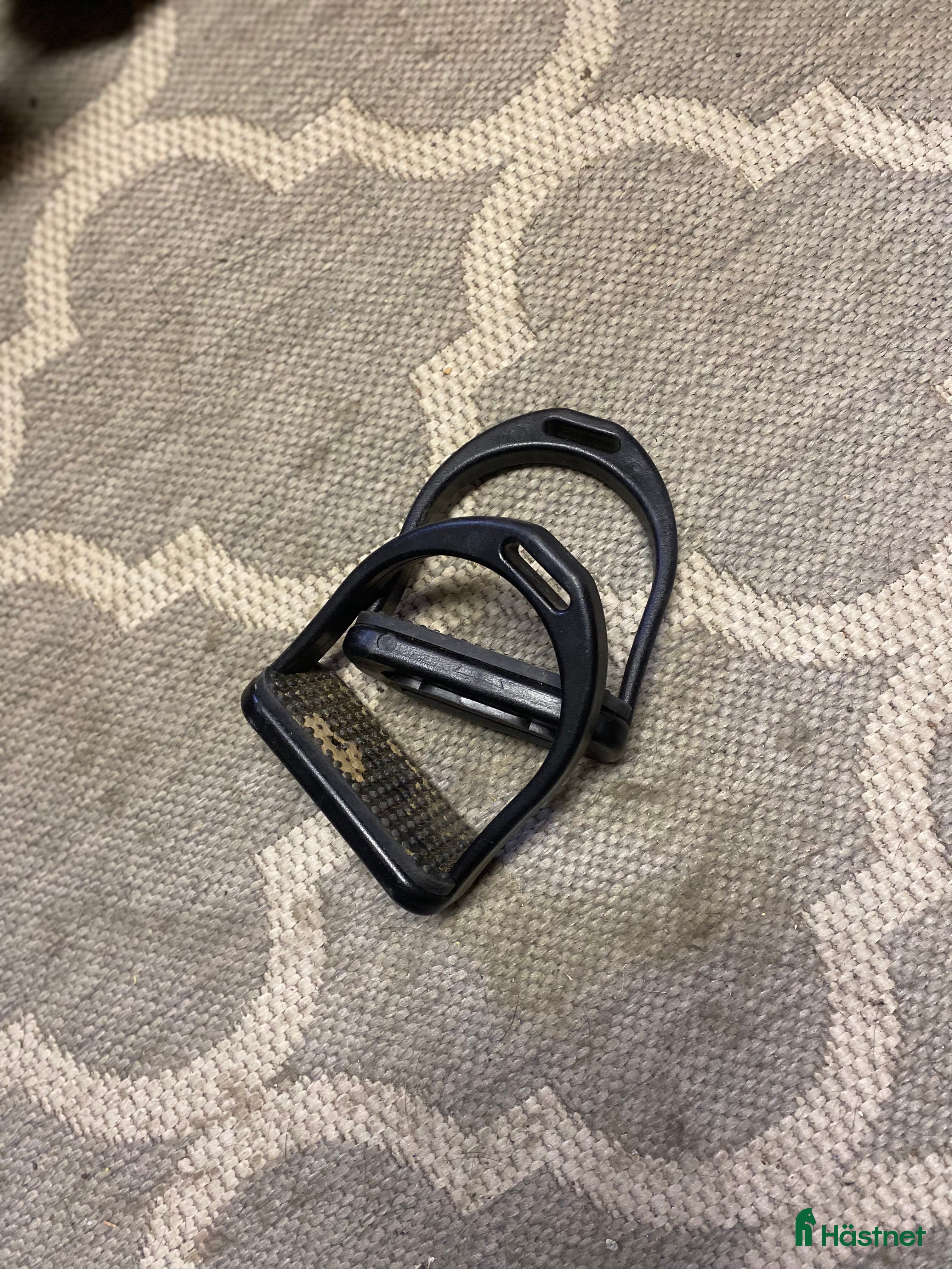 Övrig Ryttarutrustning ryttarutrustning till salu: Stigbyglar Junior i Klagstorp - Annons 4