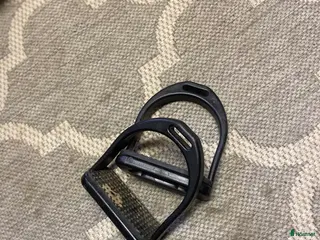 Övrig Ryttarutrustning ryttarutrustning till salu: Stigbyglar Junior i Klagstorp - Annons 3