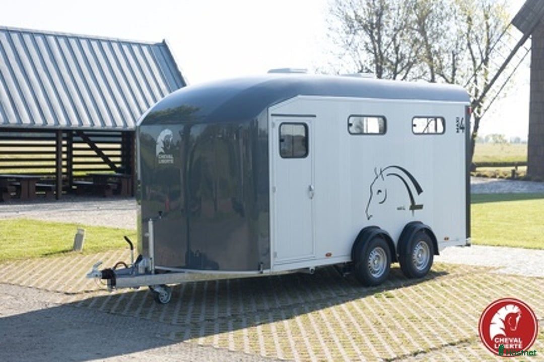 Hästtransporter  fordon & transport till salu: Cheval Liberté Maxi 4 Diagonallastad i Harestad - Annons 20