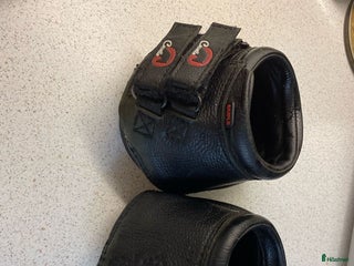 Benskydd hästutrustning till salu: Cavallo Hoof Boots i Örbyhus - Annons 1