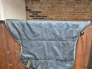 Täcken hästutrustning Amigo Insulator hals - Annons 1