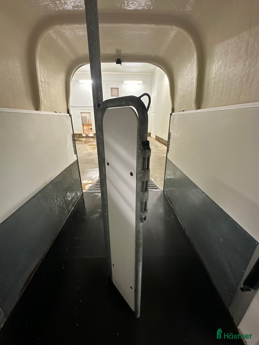 Hästtransporter  fordon & transport till salu: Thule Excellent årsmodell 2007 i Alunda - Annons 3