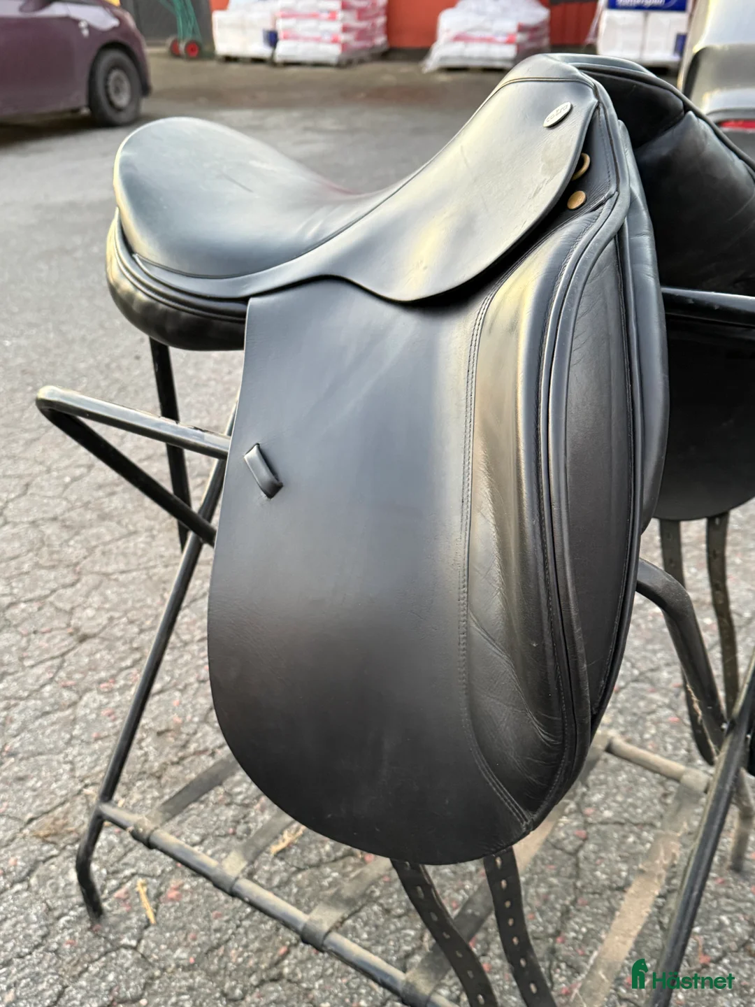 Sadlar hästutrustning till salu: Dressyrsadel Cobra från Harry Dabbs i Bromma - Annons 2