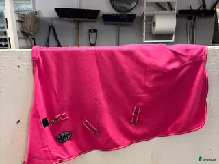 Täcken hästutrustning till salu: Hevari flecce i Drottningholm - Annons 2