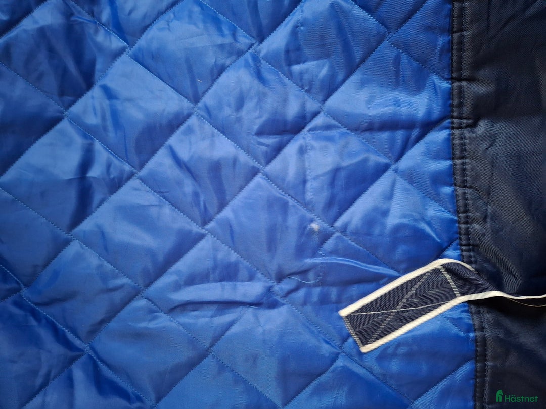 Täcken hästutrustning till salu: Stalltäcke i Orsa - Annons 2