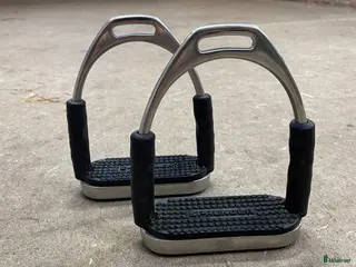 Stigbyglar hästutrustning Sprenger stigbygel junior i Älmhult - Annons 1