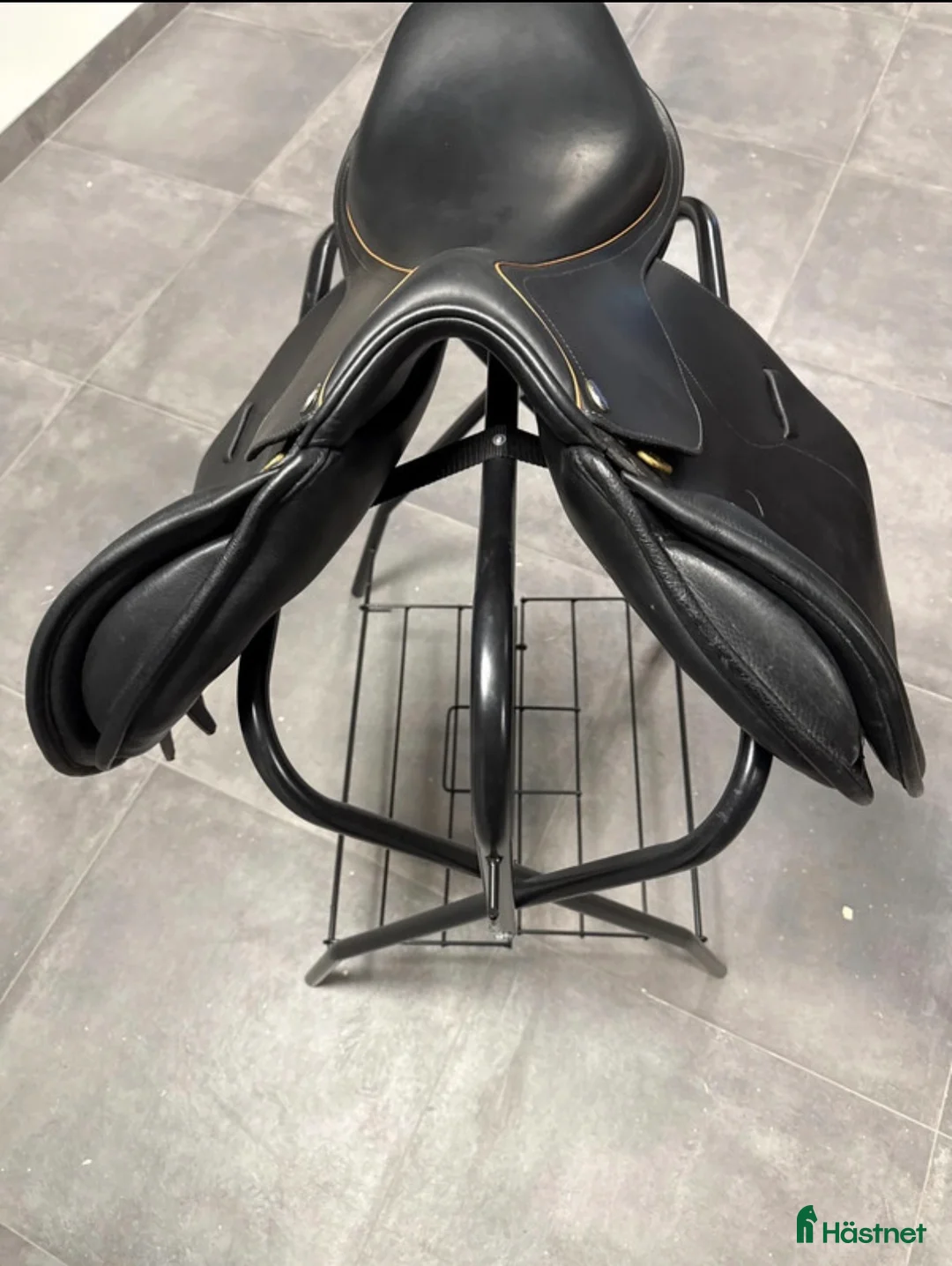 Sadlar hästutrustning till salu: Fin sadel till bra pris! - Annons 2