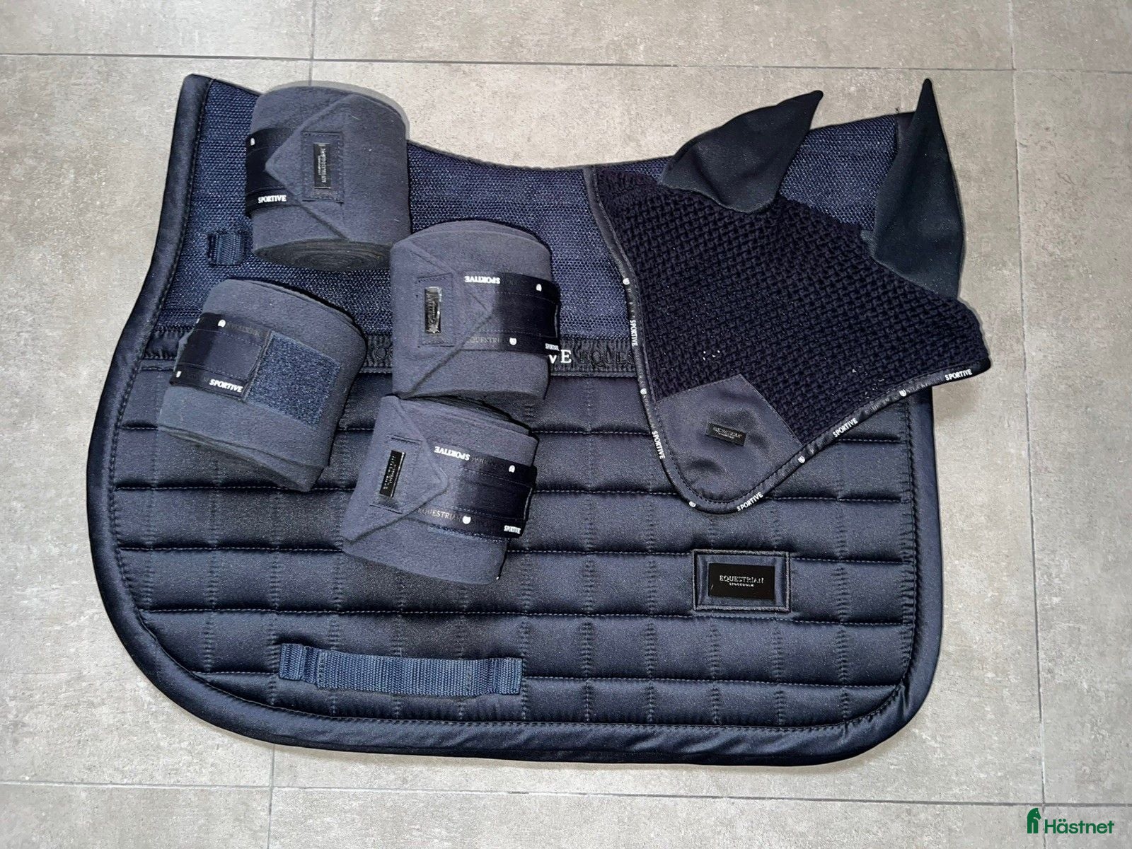 Schabrak & Vojlockar hästutrustning till salu: Equestrian Stockholm set - Annons 2