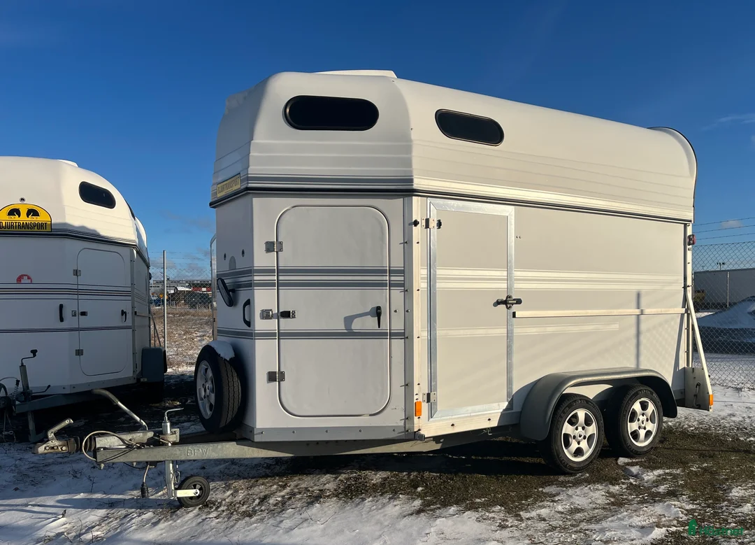 Hästtransporter  fordon & transport till salu: Renoverad Boj Bravo 220SEH i Klippan - Annons 1