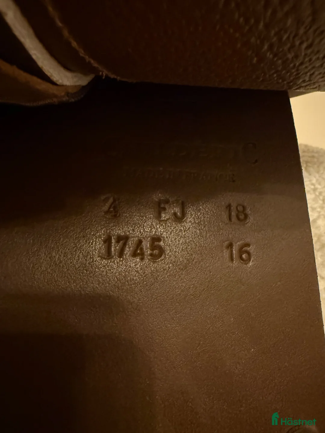 Sadlar hästutrustning till salu: Childeric hoppsadel 17” – nyskick! i Stockholm - Annons 8