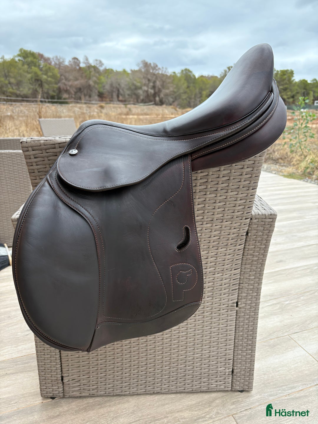 Sadlar hästutrustning till salu: Pariani hoppsadel säljes i L'Alfàs del Pi - Annons 2