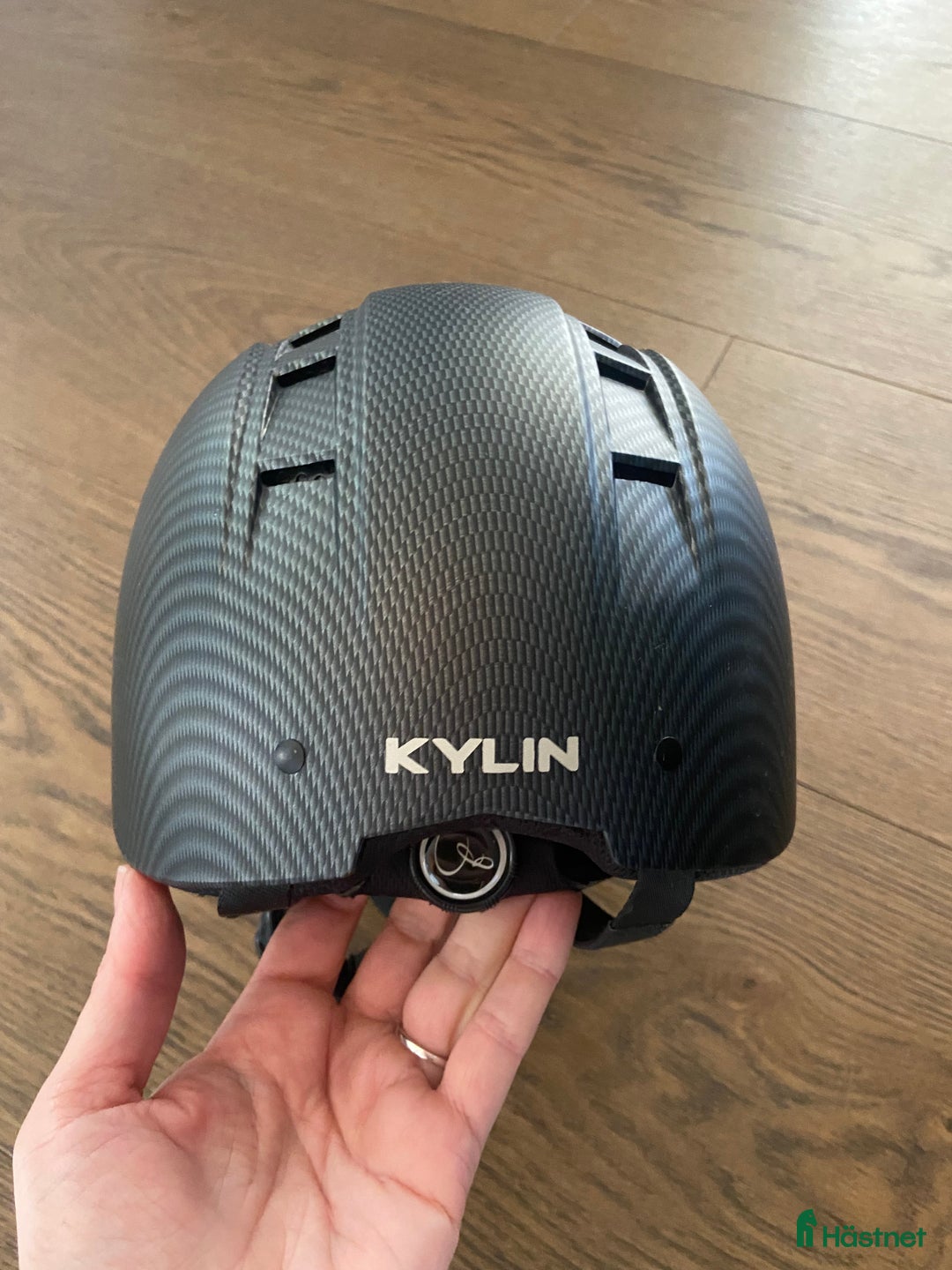 Hjälmar ryttarutrustning till salu: Ridhjälm lite använd.  i Varberg - Annons 3