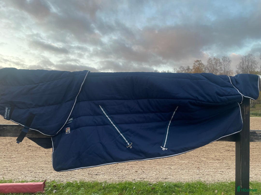 Täcken hästutrustning till salu: Rambo Vari-layer 450g i Vallentuna - Annons 1