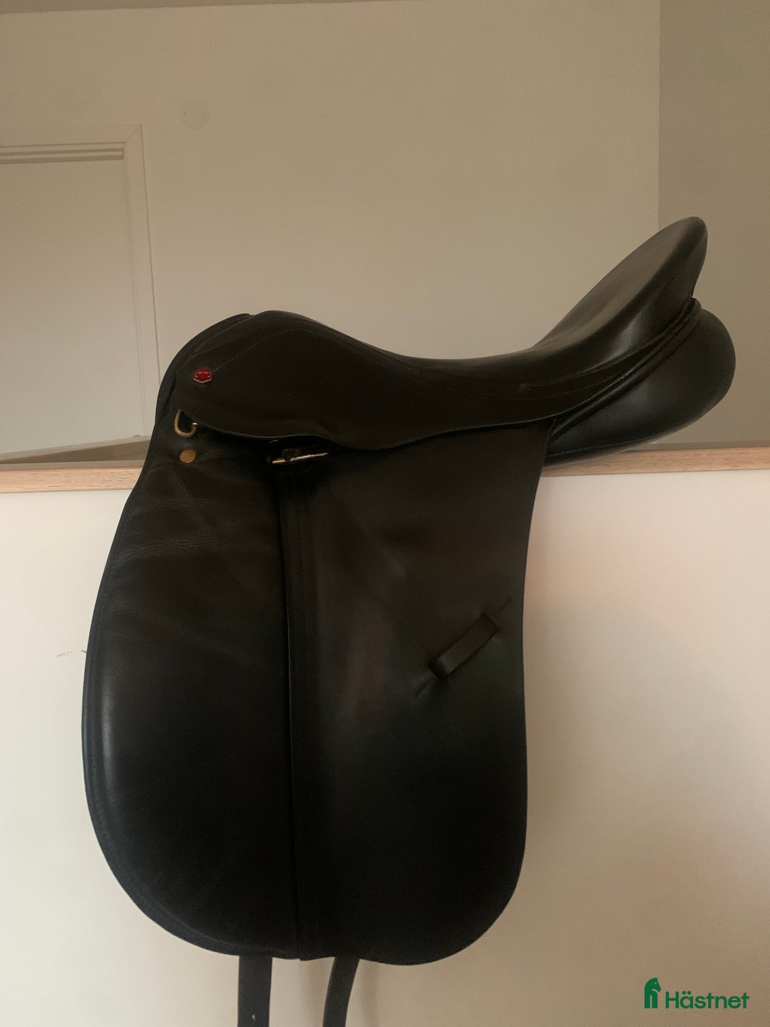 Sadlar hästutrustning till salu: Albion Legend M 17” i Bankeryd - Annons 1