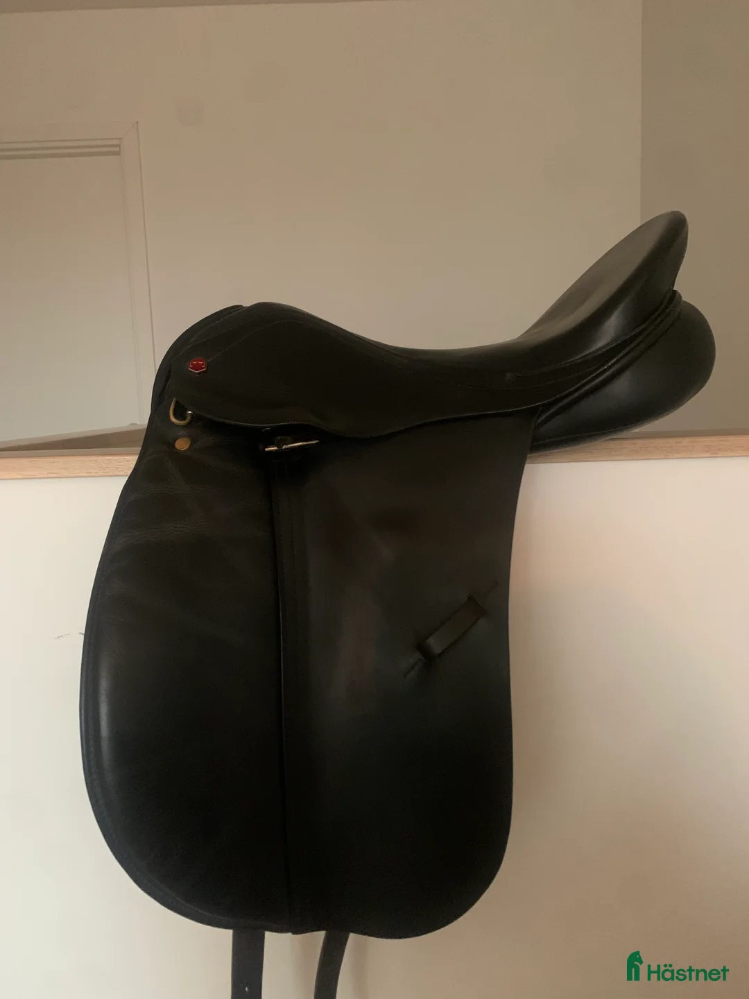 Sadlar hästutrustning till salu: Albion Legend M 17” i Bankeryd - Annons 1