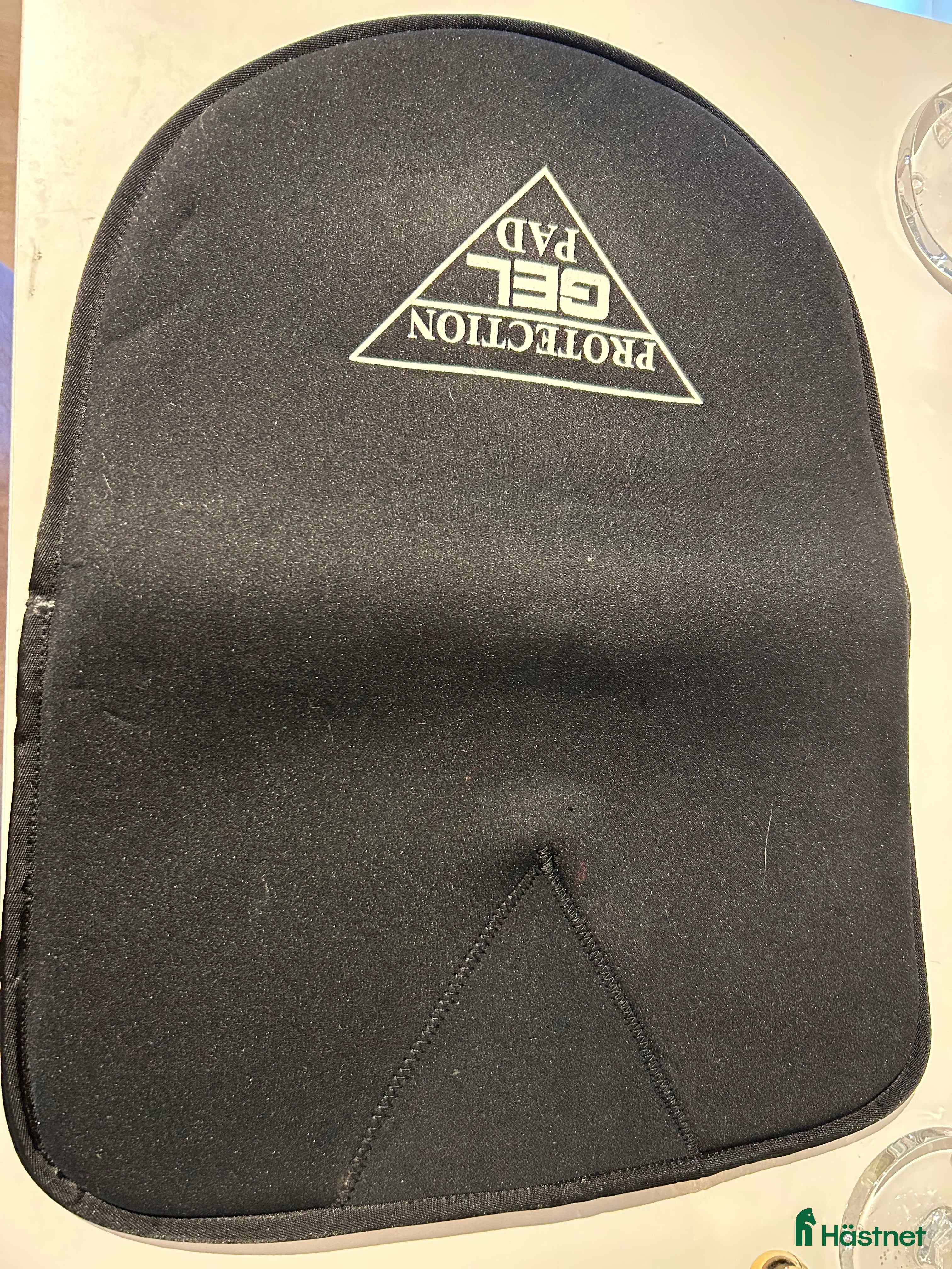 Sadeltillbehör hästutrustning till salu: Svart gel padd  i Värmdö - Annons 14