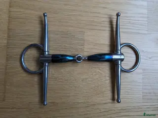 Bett hästutrustning Fullcheek Trust Sweet Iron Parerstänger 2-delat i Tullinge - Annons 1