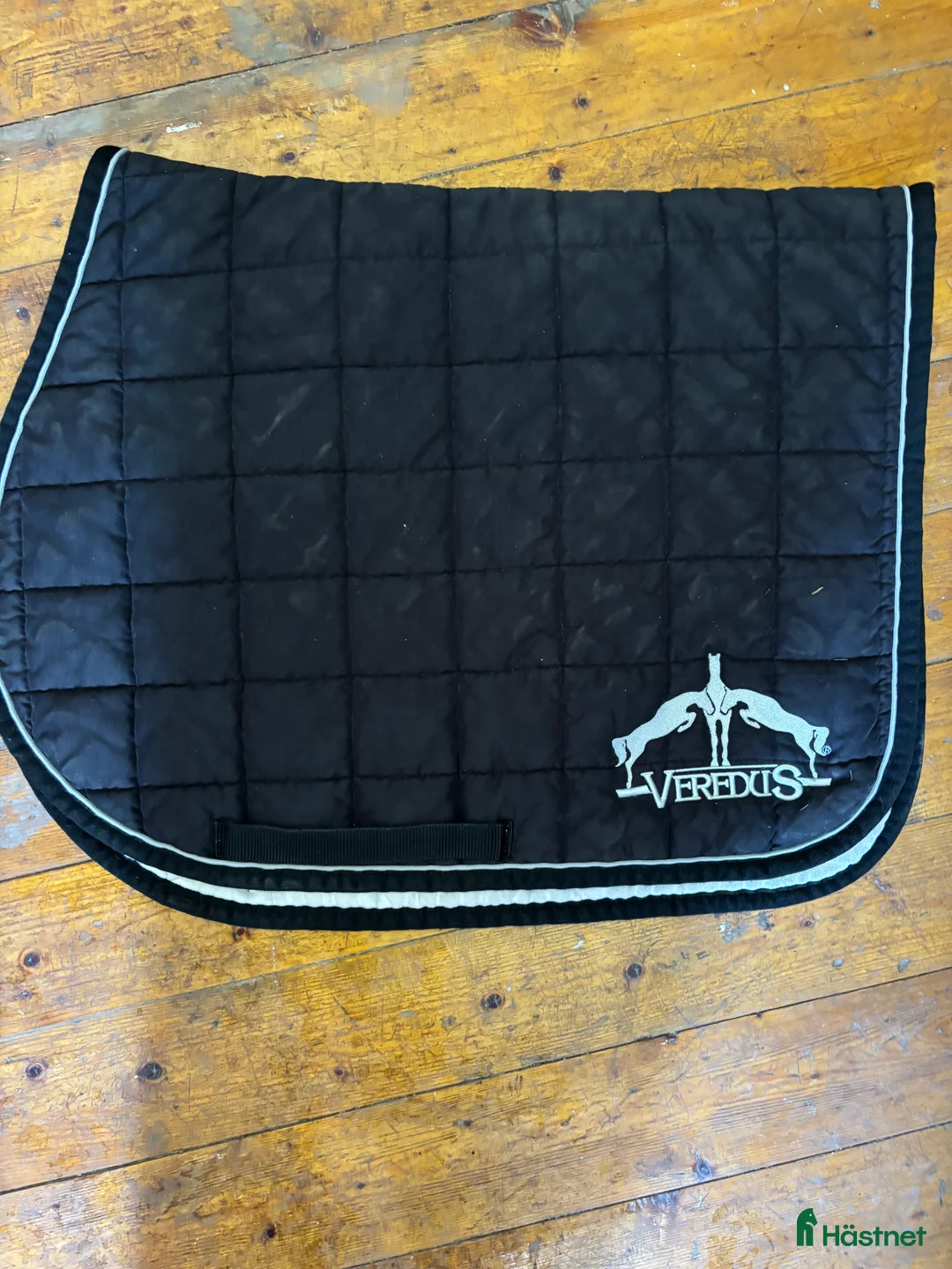 Schabrak & Vojlockar hästutrustning till salu: Fint Verdus schabrak! - Annons 1
