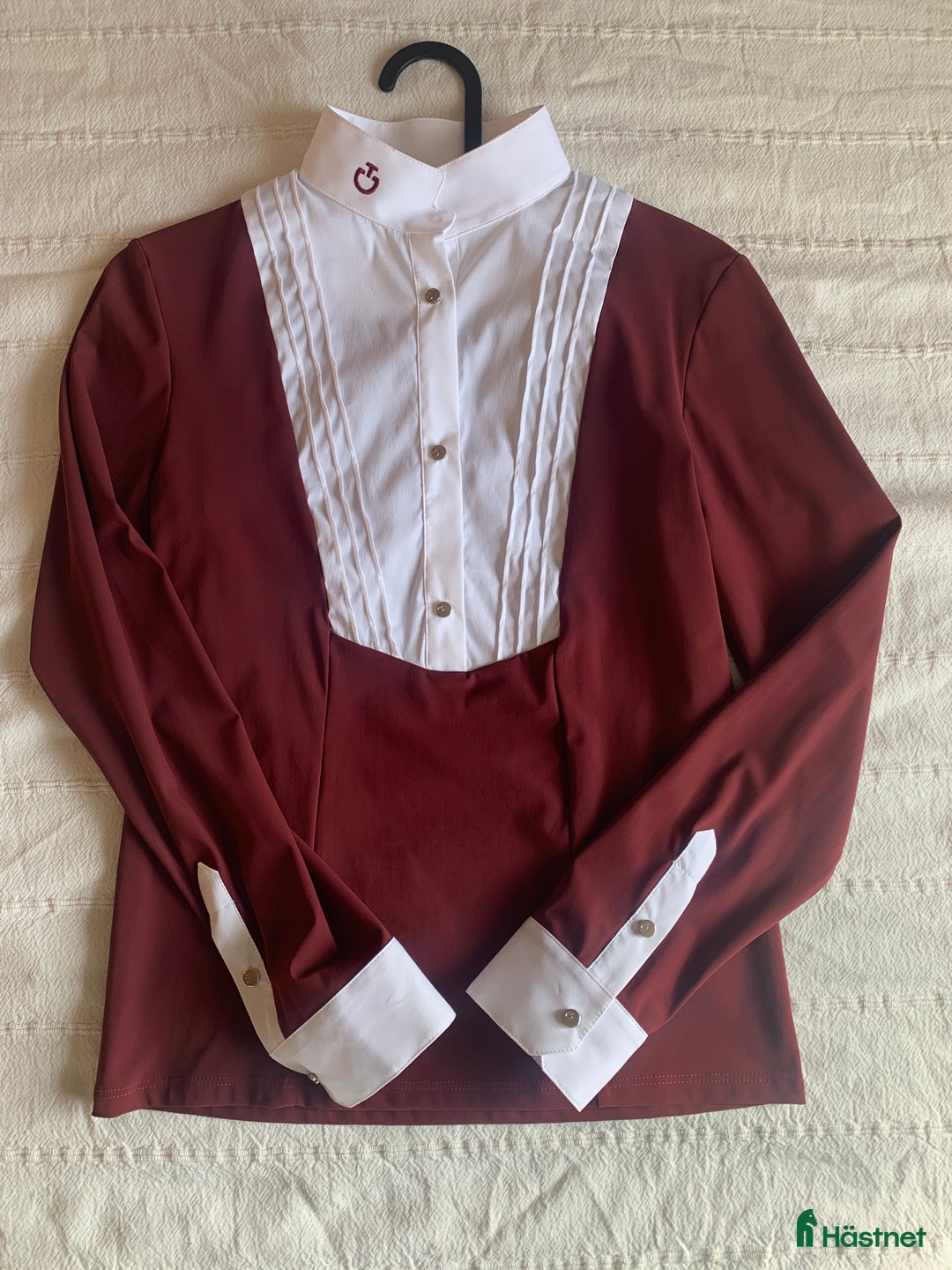 Jackor & Kavajer ryttarutrustning till salu: Tävlingskläder till salu! i Domsjö - Annons 1