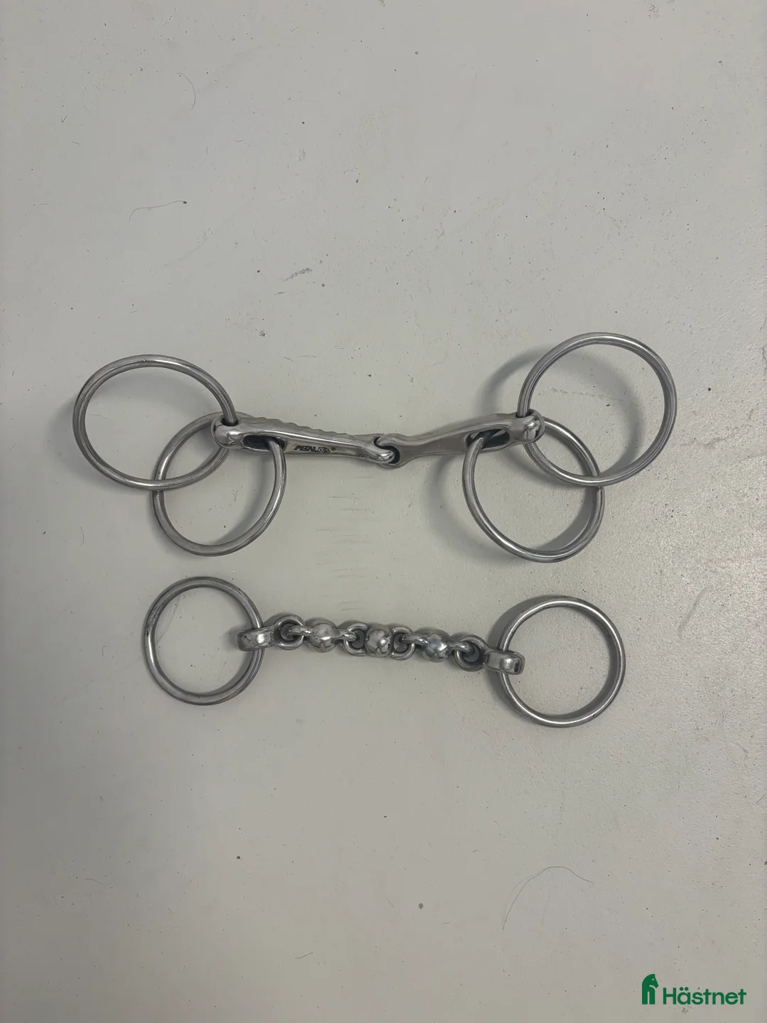 Bett hästutrustning till salu: Scourierbett och waterfordbett i Uppsala - Annons 1