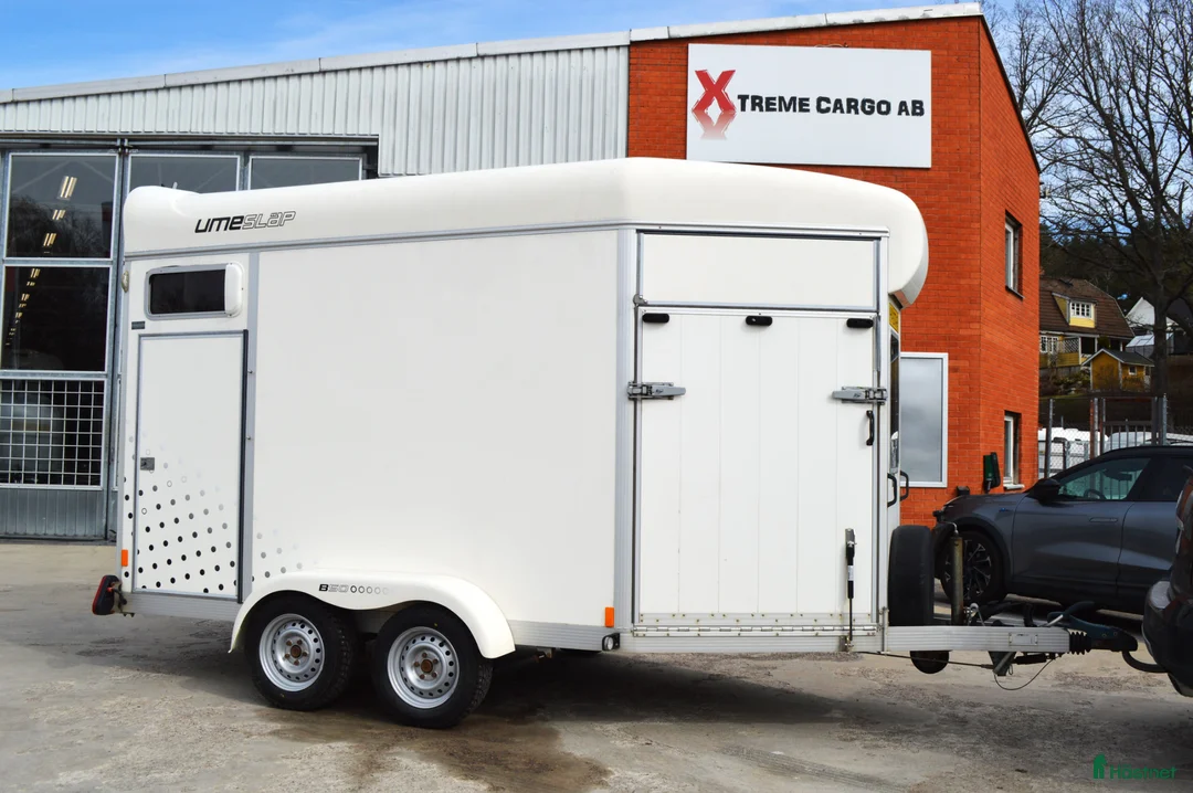 Hästtransporter  fordon & transport till salu: Umesläp B50 Reverse Totalvikt 1800kg - Annons 1
