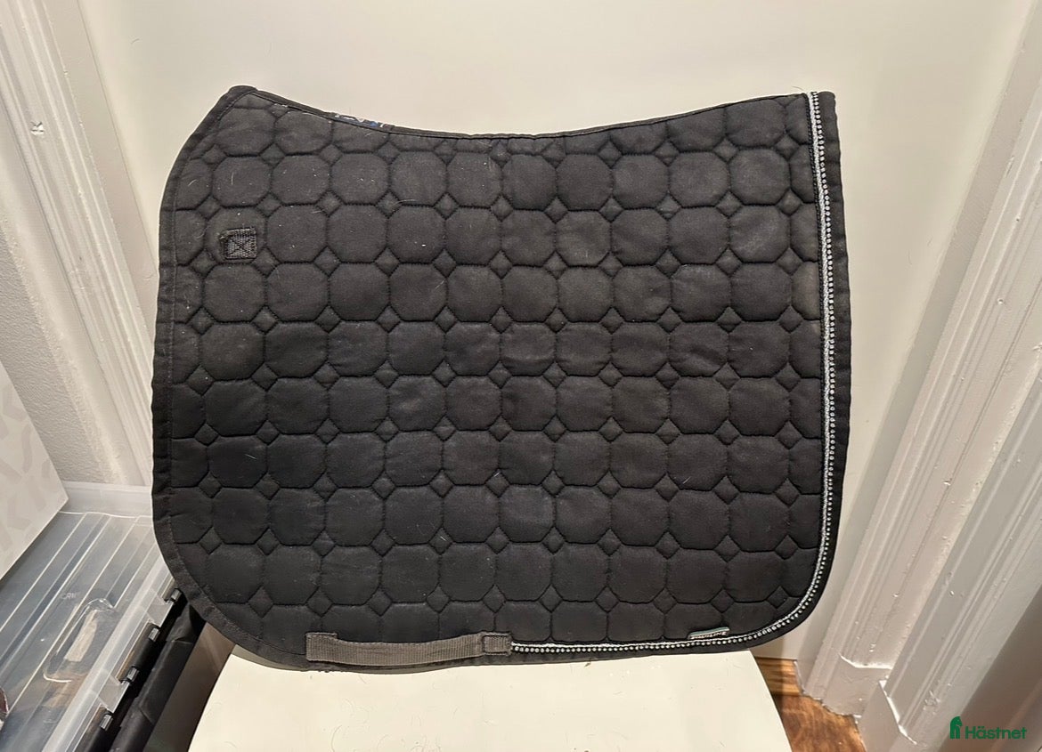Schabrak & Vojlockar hästutrustning till salu: Equiline schabrak i Åre - Annons 1