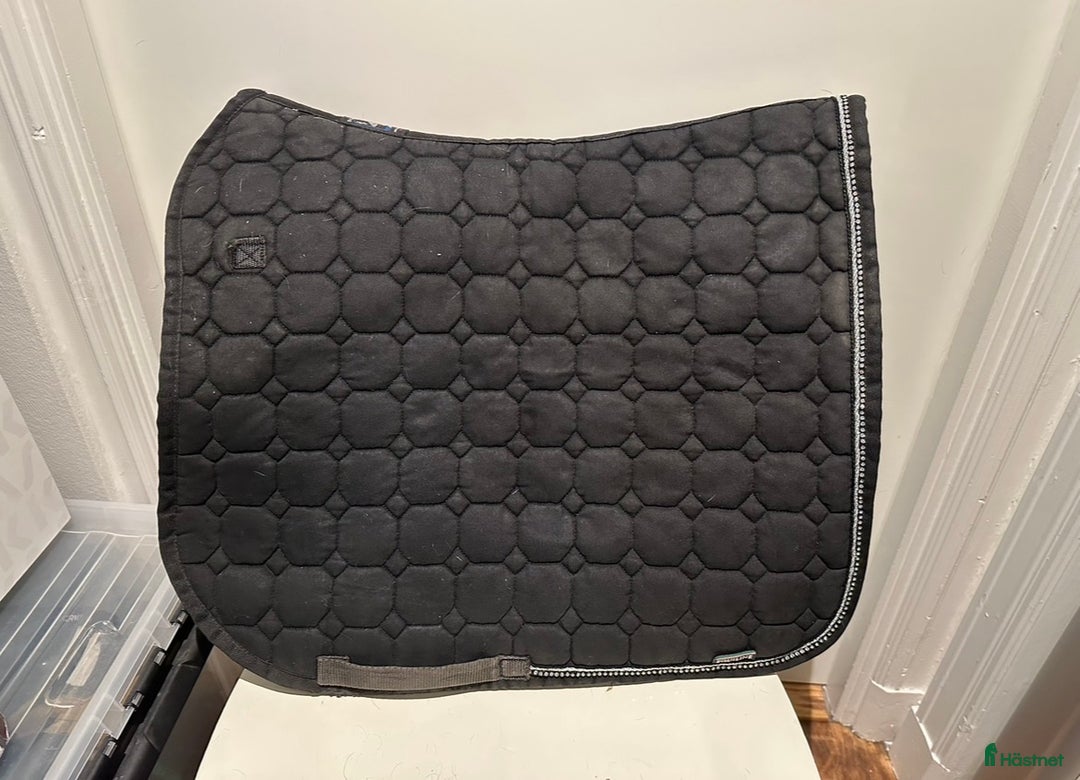 Schabrak & Vojlockar hästutrustning till salu: Equiline schabrak i Åre - Annons 1