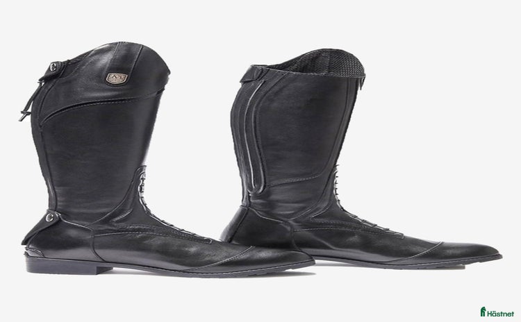 Ridstövlar ryttarutrustning till salu i Våxtorp - Annons 7