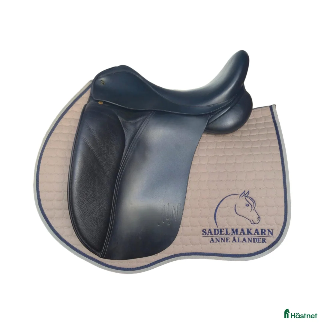 Sadlar hästutrustning till salu: Morris & Nolan Adjustable 17" - Annons 1