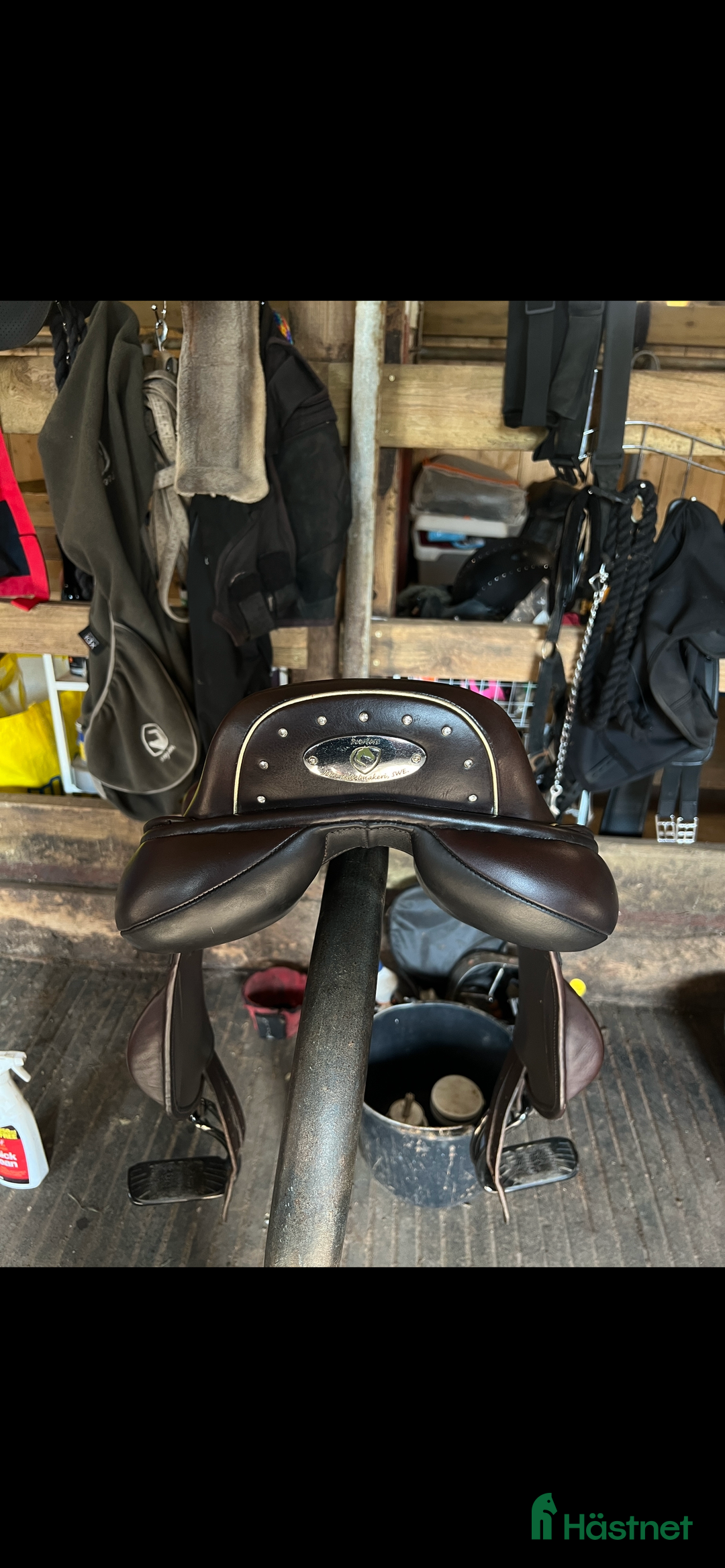 Sadlar hästutrustning till salu: Superfin enkelkåpad hoppsadel! i Svenljunga - Annons 3