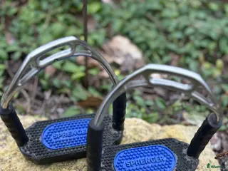 Stigbyglar hästutrustning Sprenger Bow Balance Stigbyglar - Annons 1