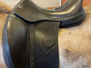 Sadlar hästutrustning till salu: Lyxig sadel, Island eller allround i Vännäs - Annons 1