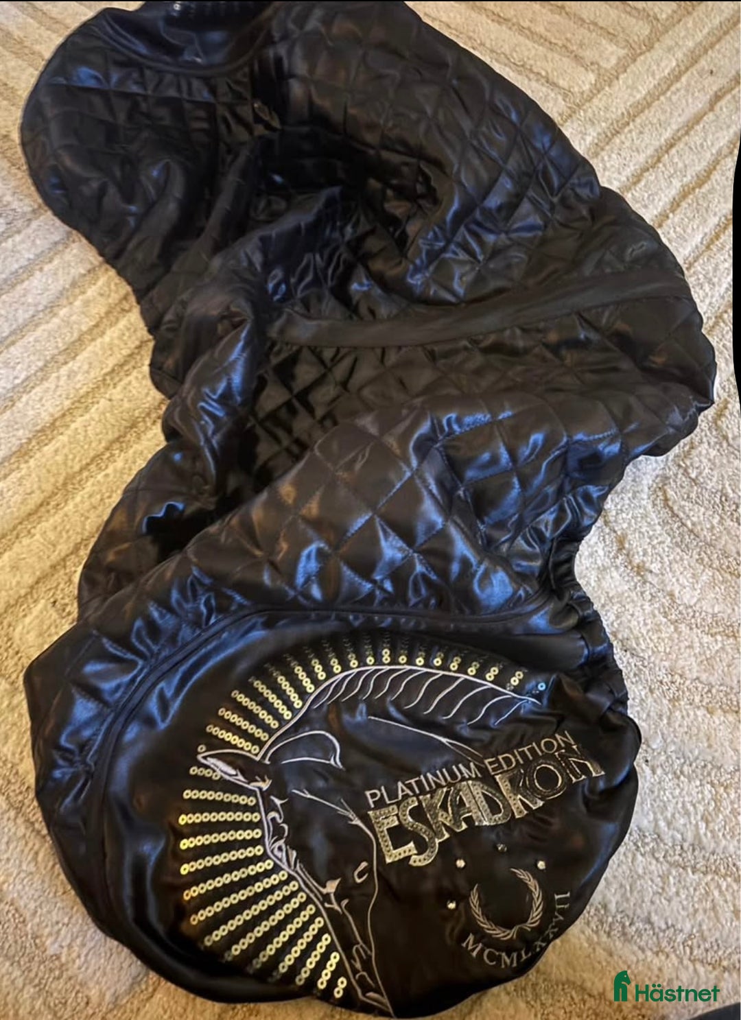 Sadlar hästutrustning till salu: Skön och välbevarad dressyrsadel  i Johanneshov - Annons 2