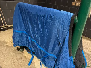 Täcken hästutrustning Back on track stalltäcke i Hörby - Annons 10