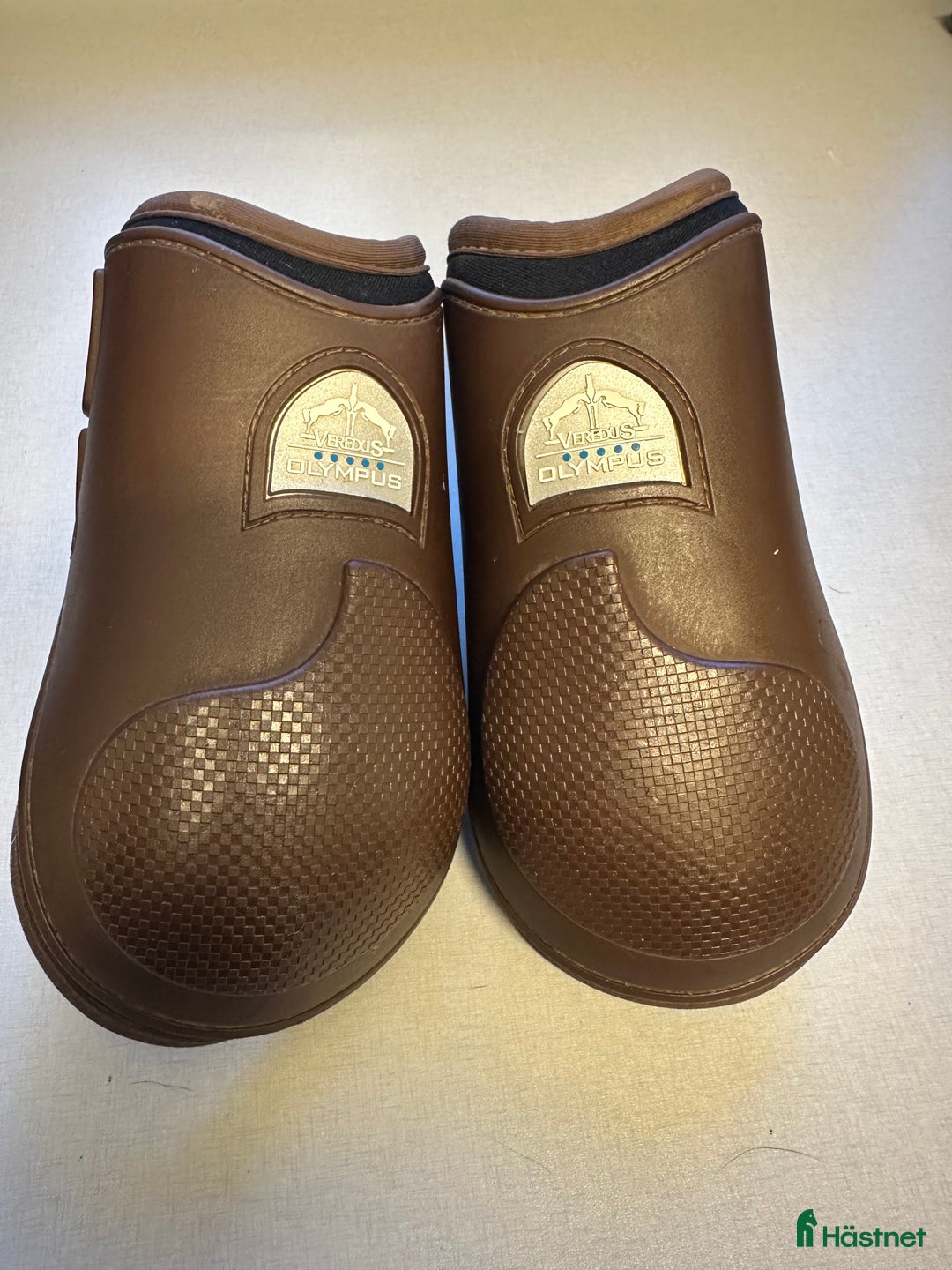 Benskydd hästutrustning till salu: Veredus skydd i Uppsala - Annons 1