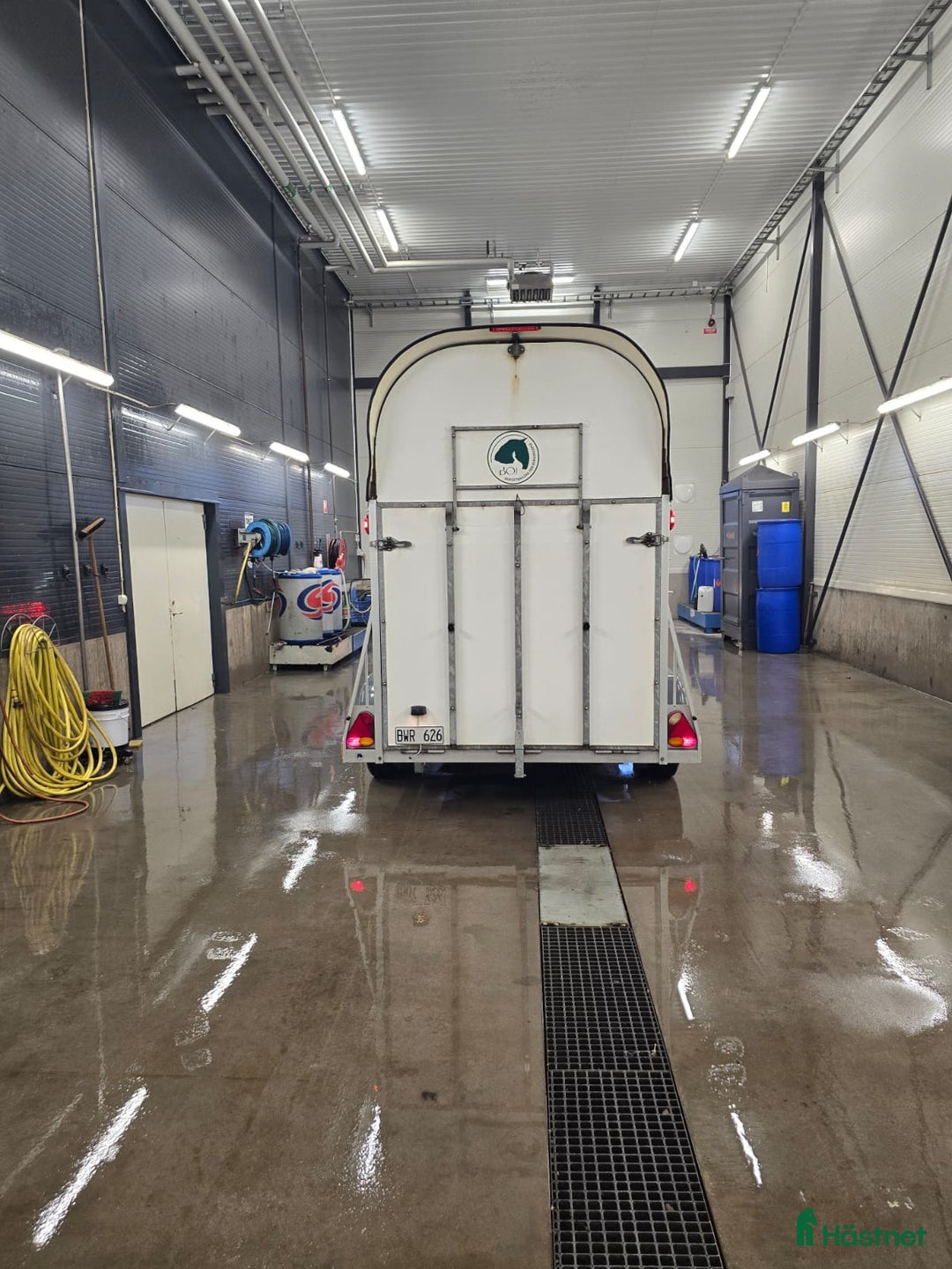 Hästtransporter  fordon & transport till salu: Fint 2-storhästssläp - hög lastvikt! i Linghem - Annons 3