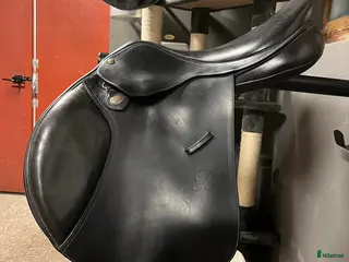 Sadlar hästutrustning Bates elevation 17” i Dyltabruk - Annons 2