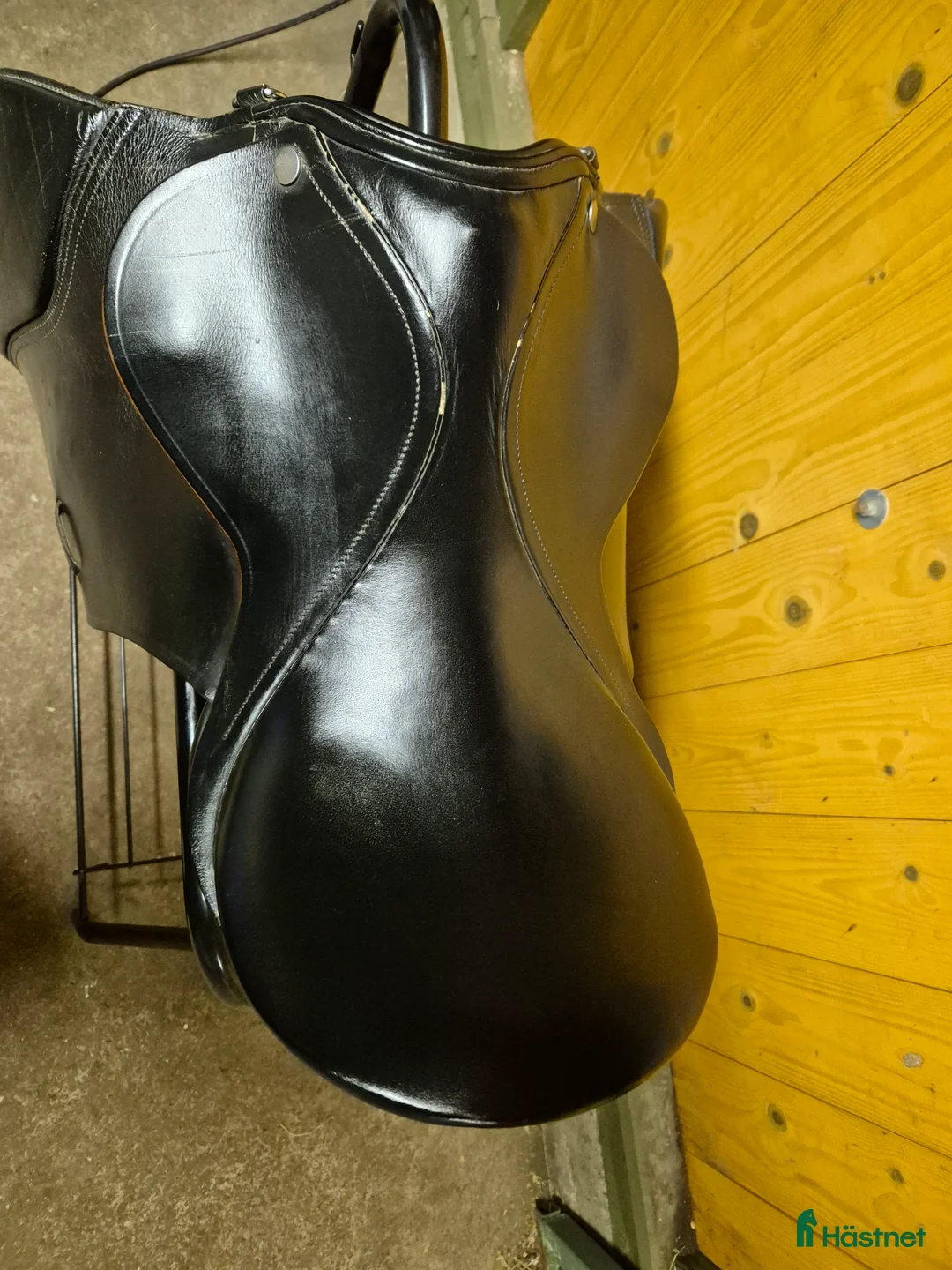 Sadlar hästutrustning till salu: Välvårdad sadel i Lönsboda - Annons 4