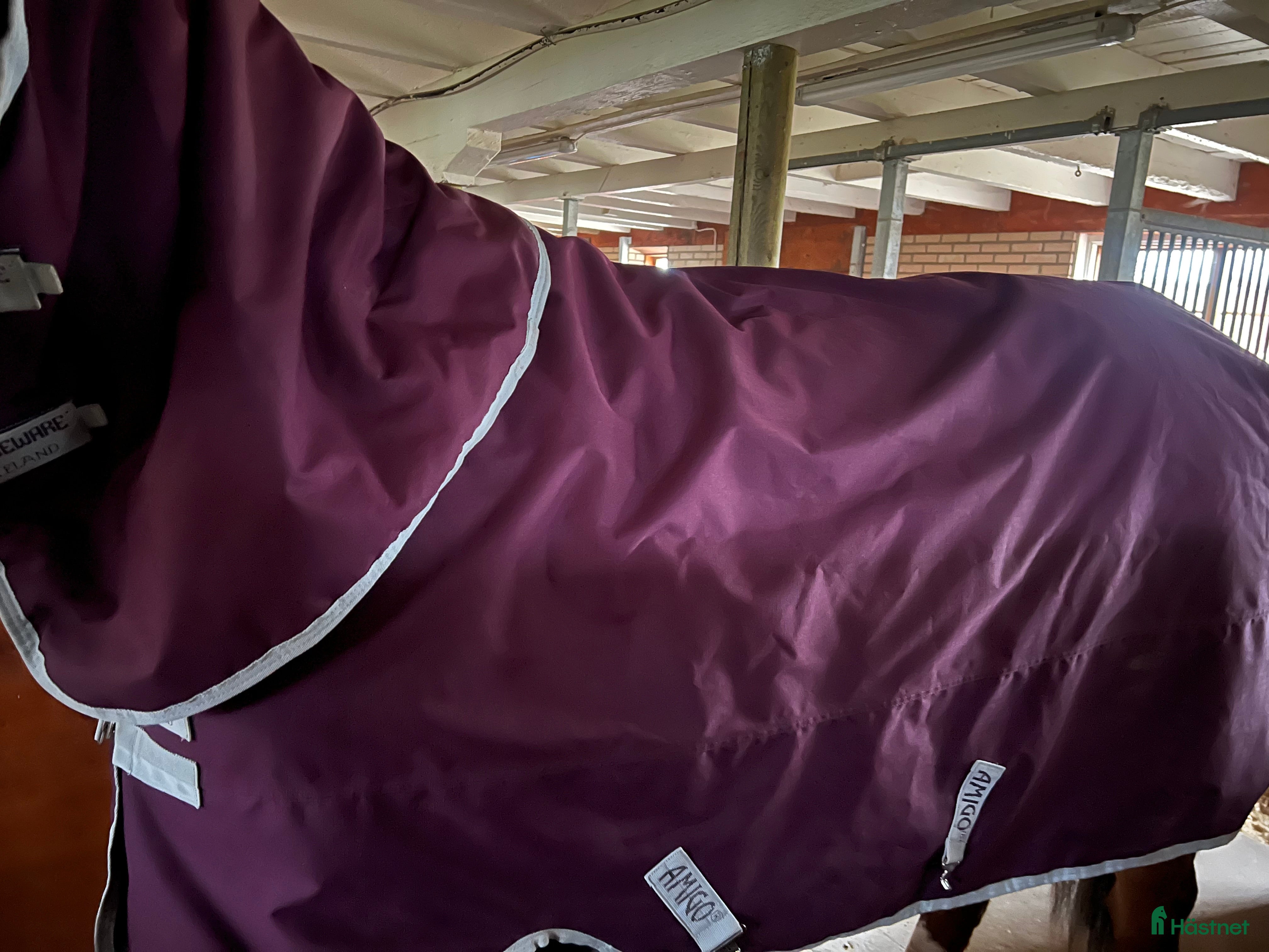 Täcken hästutrustning till salu: Vinter täcke häst i Jönköping - Annons 1