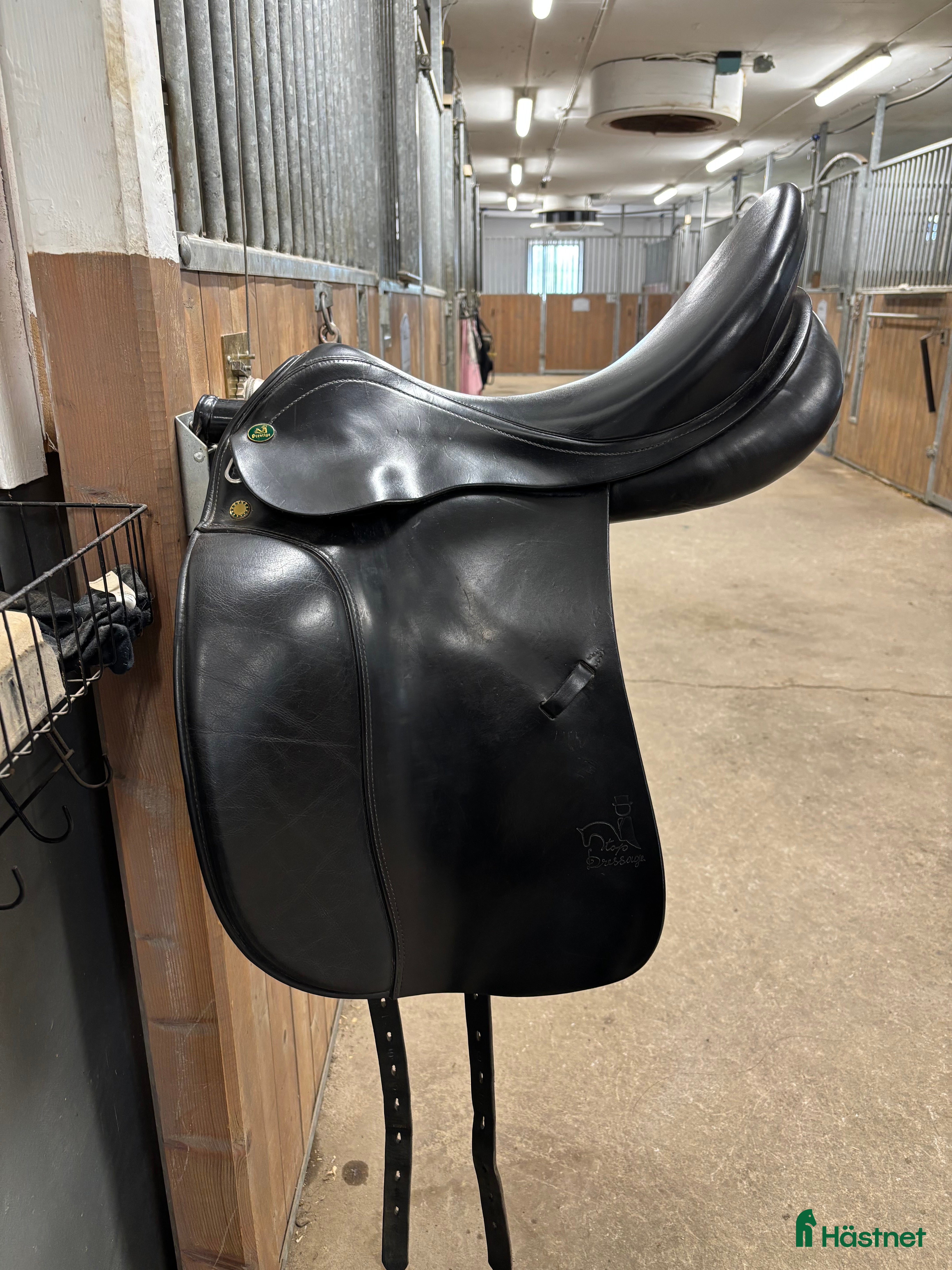 Sadlar hästutrustning till salu: Prestige Top Dressage i Strängnäs - Annons 2