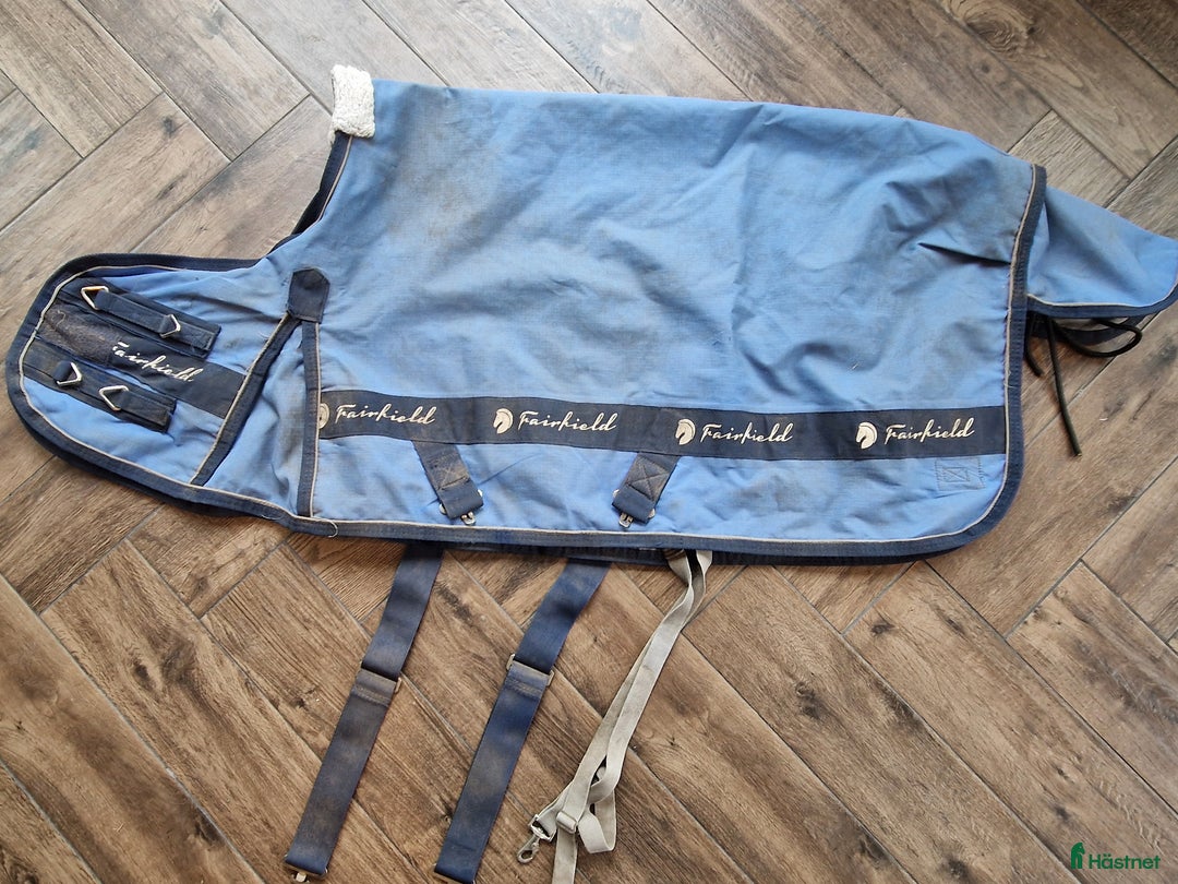 Täcken hästutrustning till salu: Fleece , regntäcke o stalltäcke i Eket - Annons 2