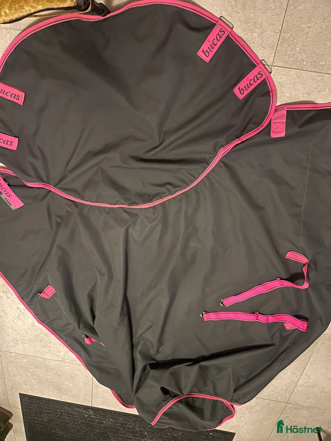 Täcken hästutrustning till salu: Bucas freedom 150 gram i Norrtälje - Annons 2