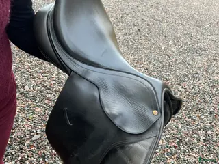 Sadlar hästutrustning till salu: Bates Caprilli - Annons 2