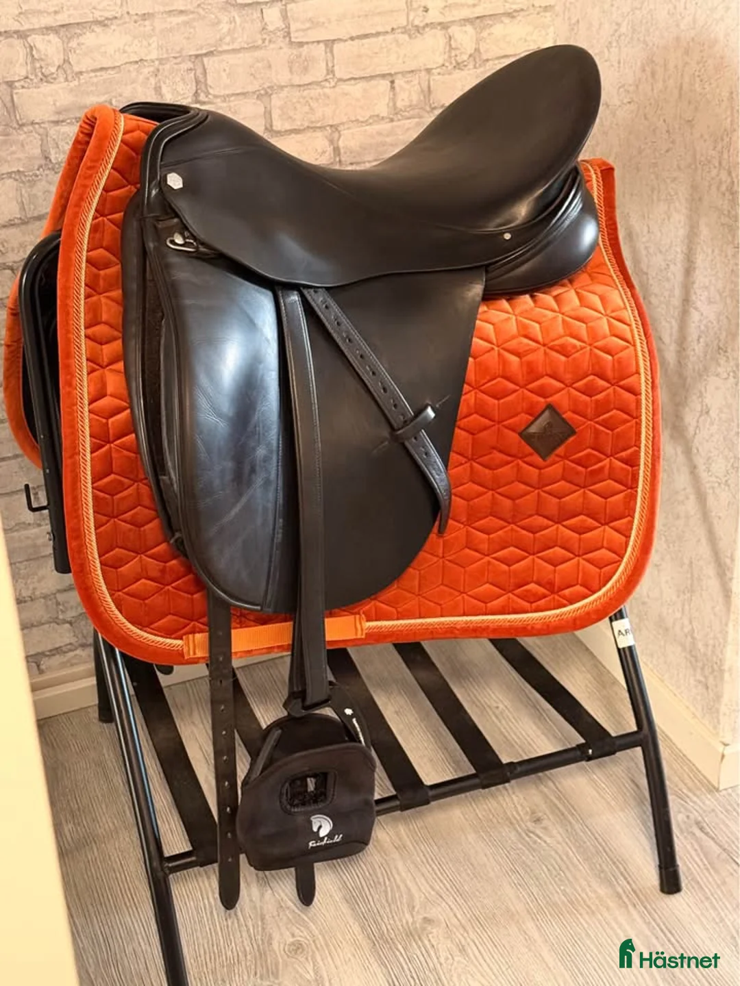 Sadlar hästutrustning till salu: Albion med hög komfort - Annons 1