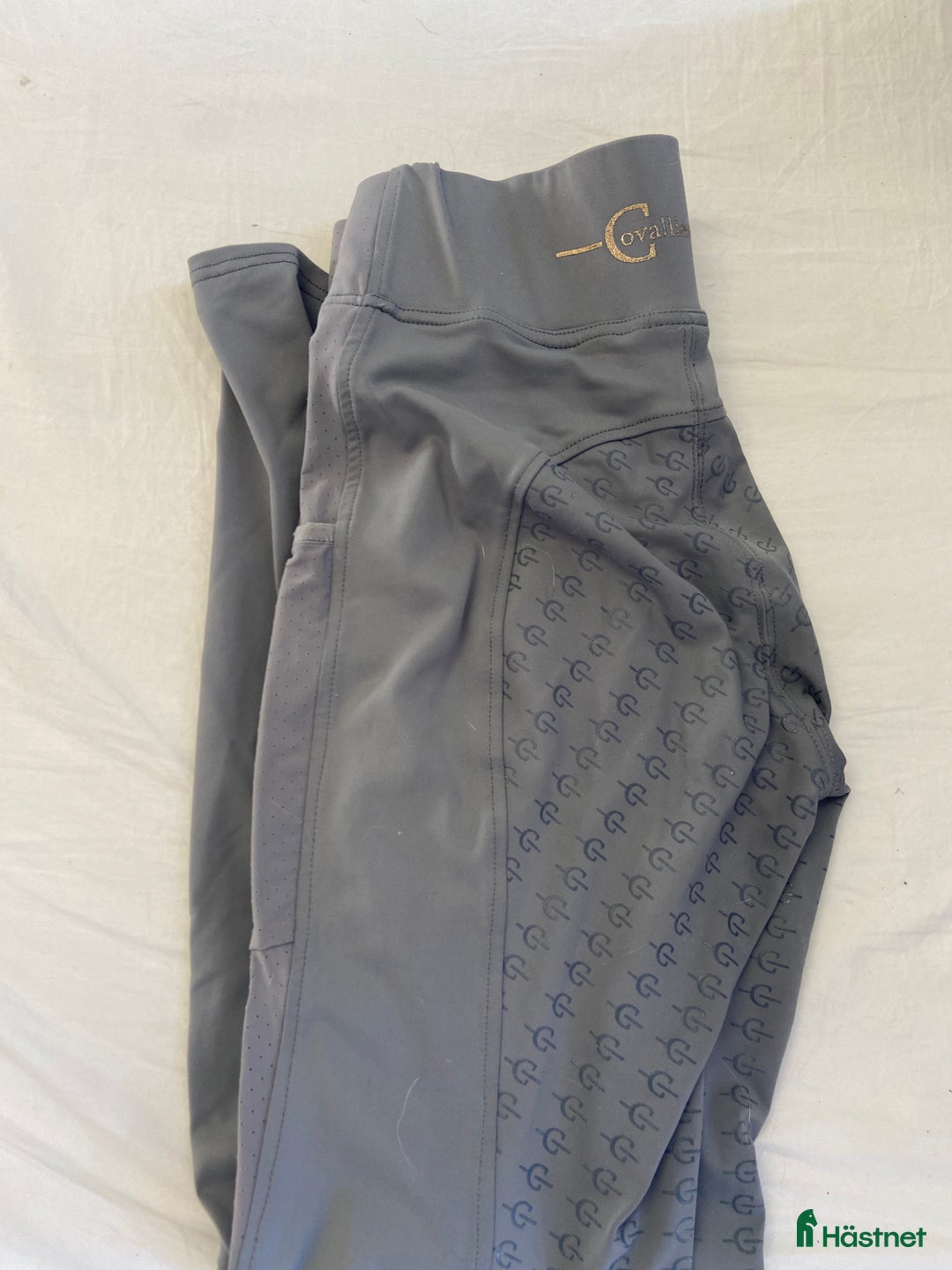 Ridbyxor ryttarutrustning till salu: Gråa ridtights i Gällö - Annons 1