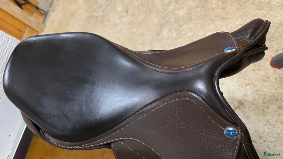 Sadlar hästutrustning till salu: Knights Siddhant hoppsadel - Annons 2