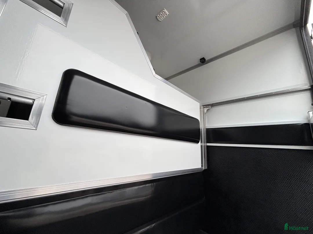 Hästlastbilar  fordon & transport till salu: NY HORSEPARTNER HÄSTBIL EQUIMAX - Annons 16